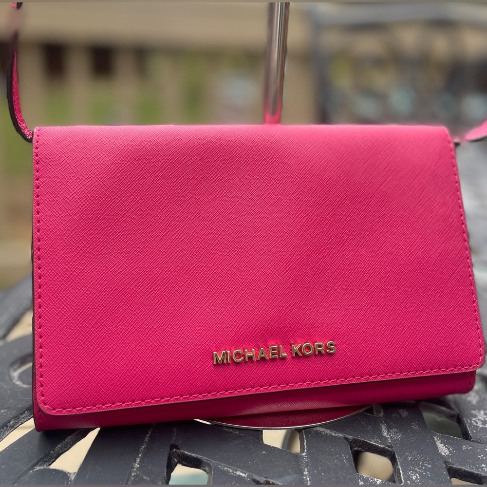 ❤️🔥NWOT Michael Kors, pink saffiano  leather, crossbody. ZERO CALLOUTS.